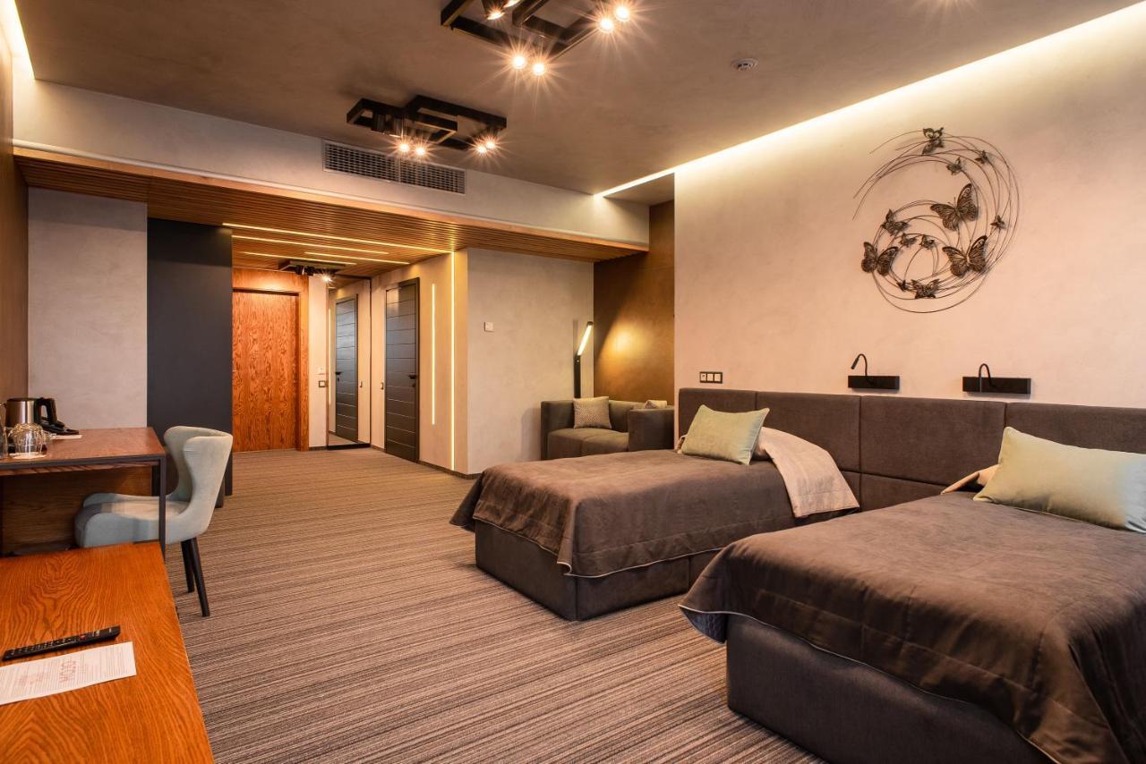 Mojo Hall Hotel Lutsʼk Dış mekan fotoğraf