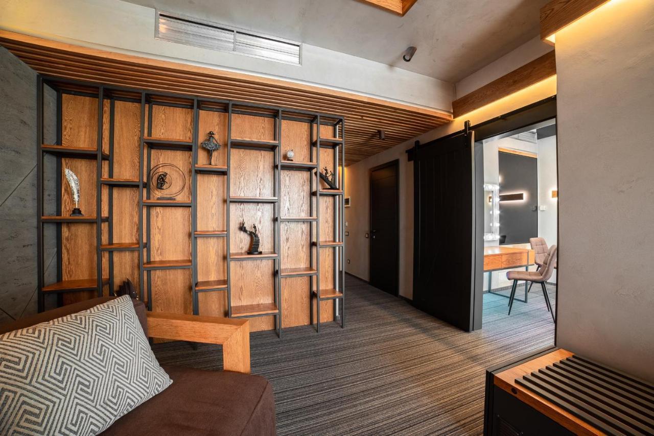 Mojo Hall Hotel Lutsʼk Dış mekan fotoğraf