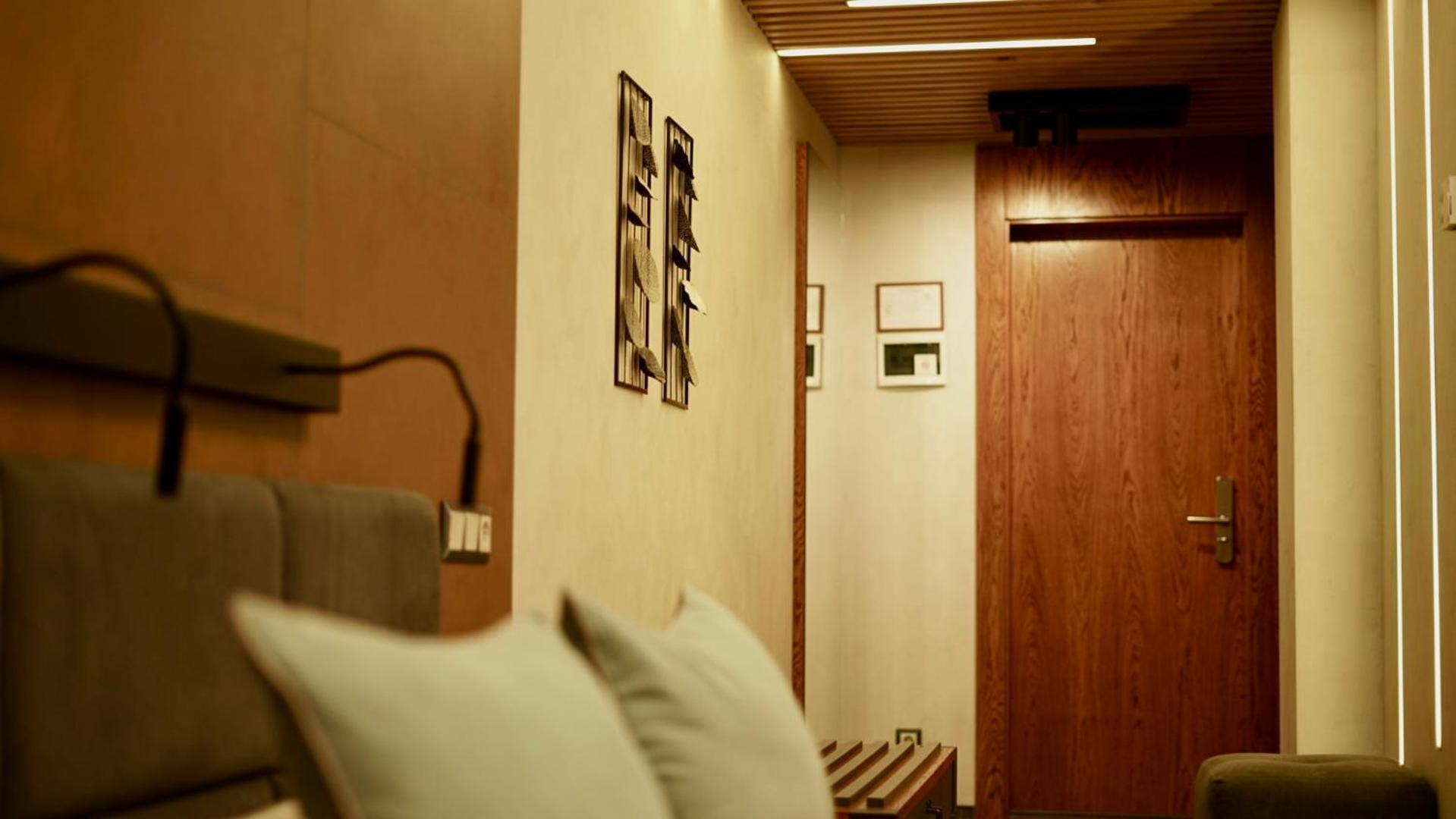 Mojo Hall Hotel Lutsʼk Dış mekan fotoğraf