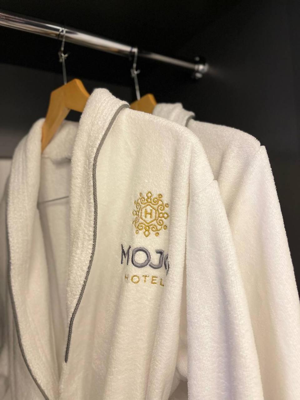 Mojo Hall Hotel Lutsʼk Dış mekan fotoğraf