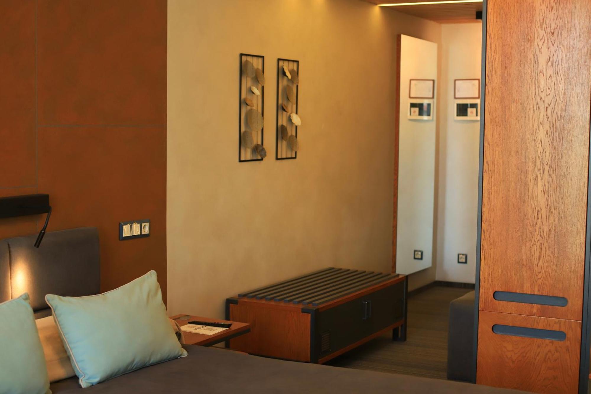 Mojo Hall Hotel Lutsʼk Dış mekan fotoğraf